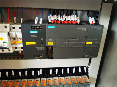 控制柜內(nèi)部布線(xiàn)